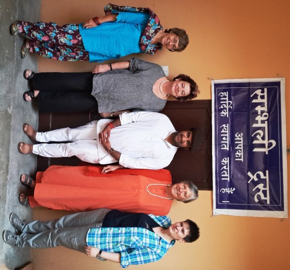 v.l.: Renate Massmann-Krei, Sarah Harrington, Govind Singh Rathore, Dr. Sadhvi Shanti Puri, Natalie Aebischer